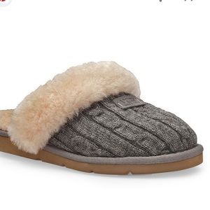 UGG Australia cozy grey cable knit shearling slippers